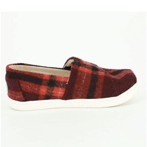 Toms Tiny Belmont Red and Black Plaid Sneakers Size 2 Youth
